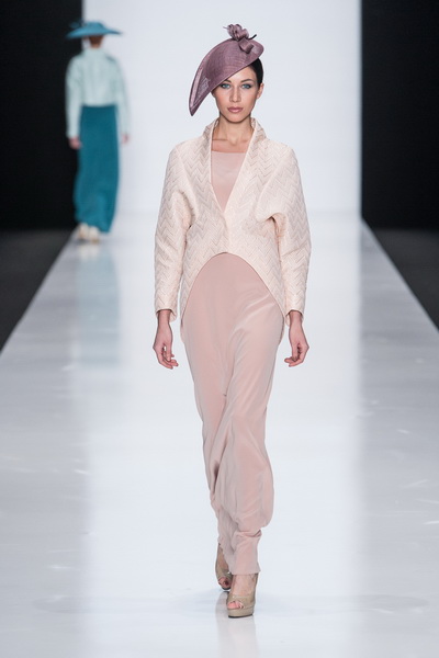 Julia Gurjeva SS 2015 (весна-лето) (53348.MBFWR_.Womens.Hats_.Collection.Julia_.Gurjeva.SS_.2015 (4).jpg)